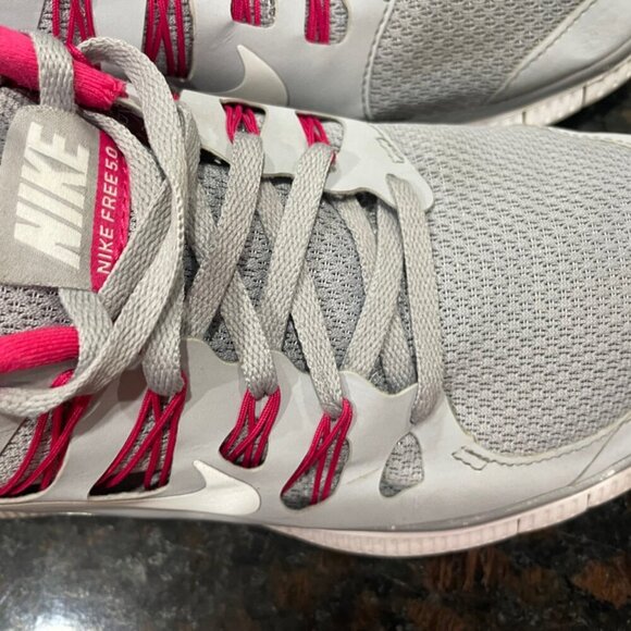 NIKE FREE RUN 5.0 WOLF GREY AND HOT PINK SNEAKERS SZ 10 SPORTY RUNNING GYM YOGA - Picture 8 of 16